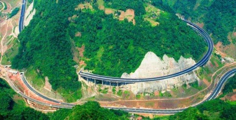 這條云南最美公路，適合自駕，現(xiàn)在還免費