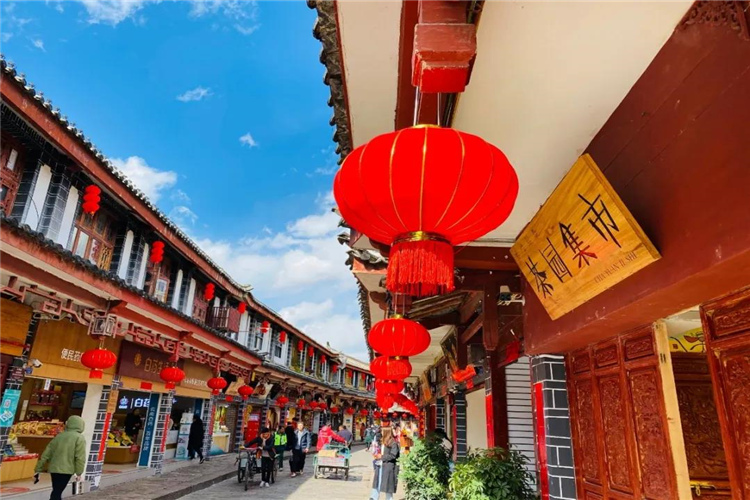 春暖花開(kāi)麗江歡迎您，趁著春日正好，來(lái)一場(chǎng)古鎮(zhèn)之旅！