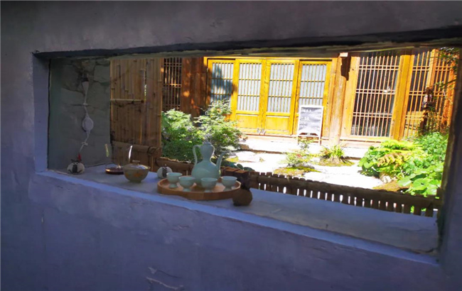 麗江古城 ，漫步古城石板路，邂逅小巷櫥窗里的詩(shī)情畫(huà)意