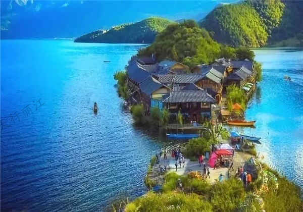當(dāng)女兒國(guó)碰上摩梭轉(zhuǎn)山節(jié)，瀘沽湖是這種別樣的美