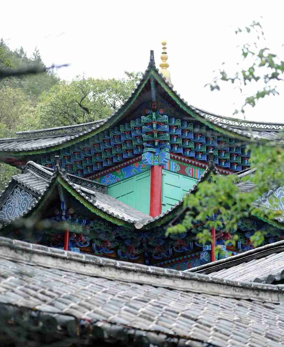 霞客碧海游，暮志麗江情